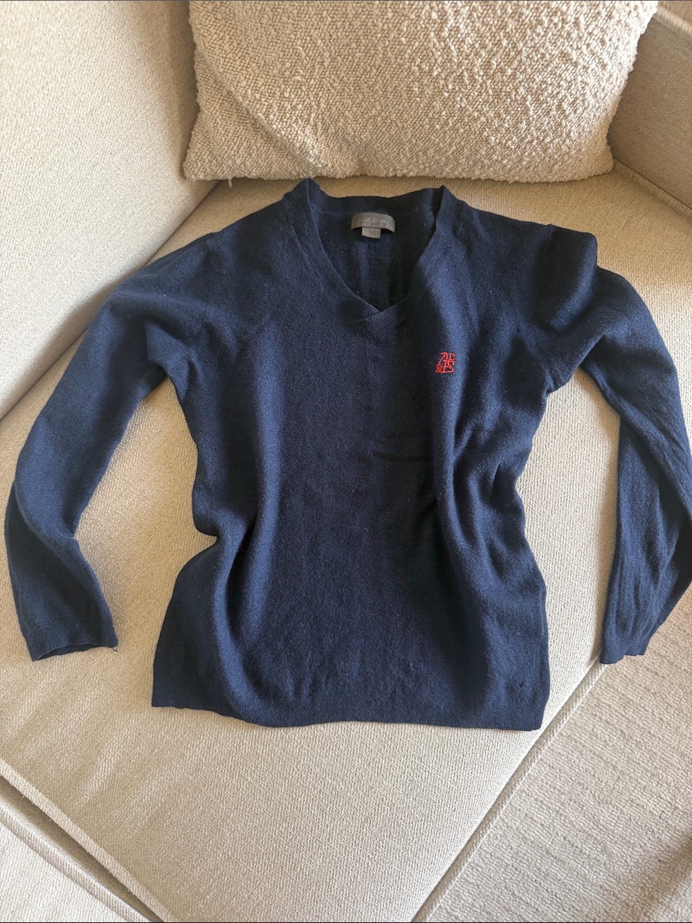 ACNE STUDIOS Navy Cashmere V-Neck Sweater w Logo - Women. 100% cashmere XXS/XS